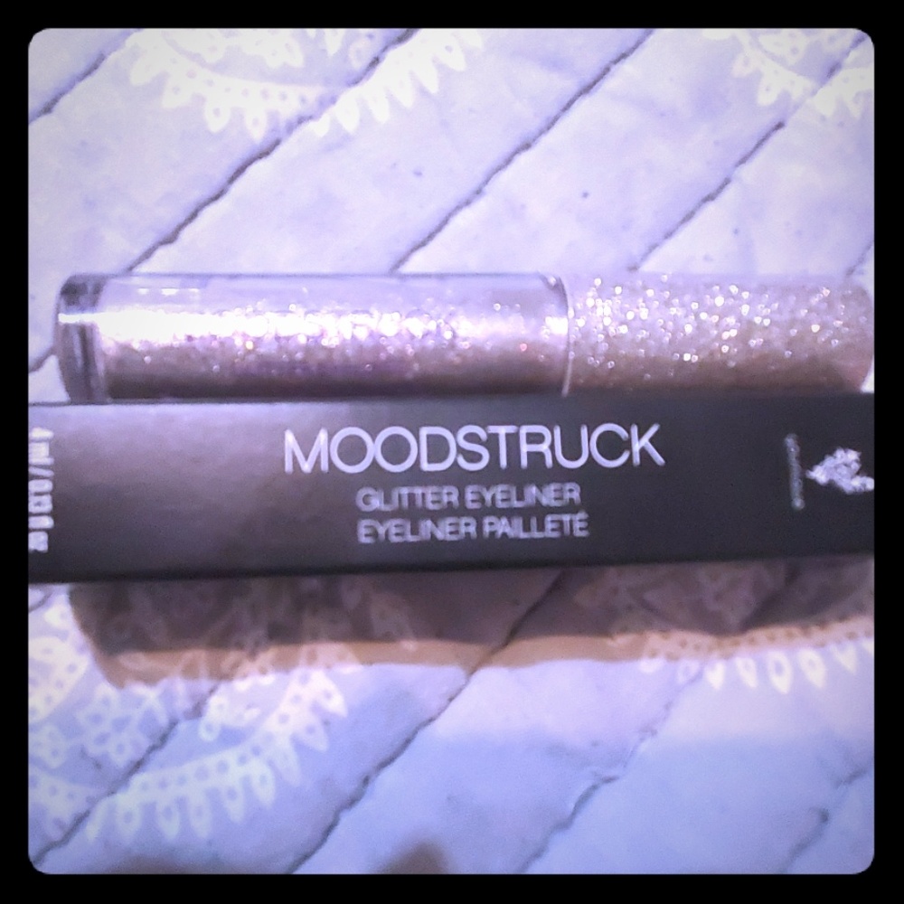 White Gold Glitter Eyeliner by Younique